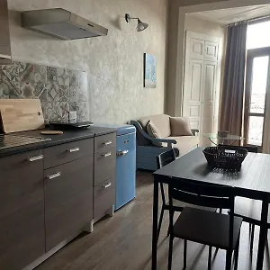 crilu-house.taorminaitalyhotels.com/